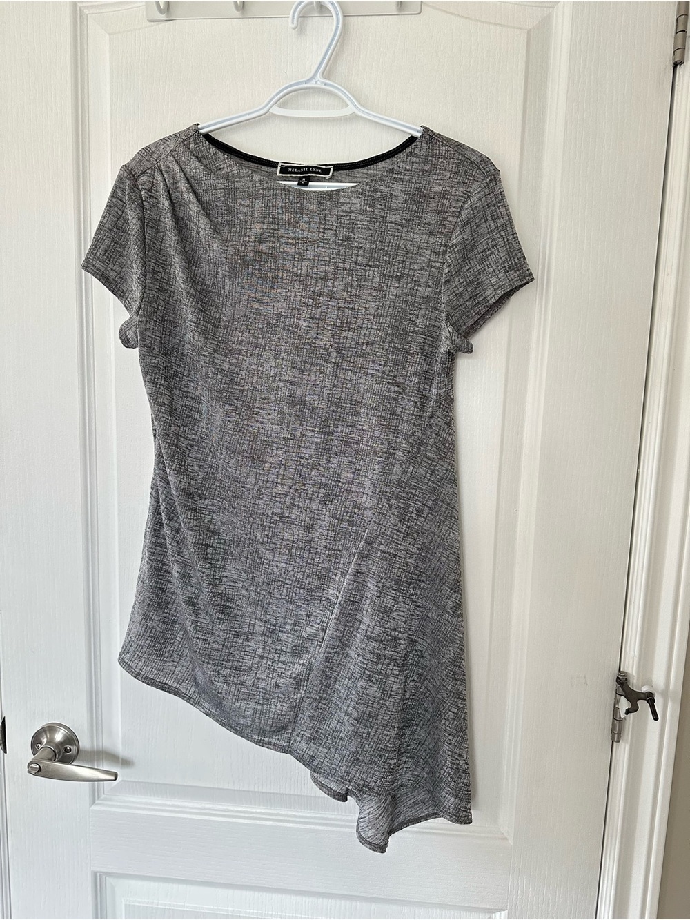 Melanie Lyne Asymmetrical Hem Short Sleeve Tunic Top Textured Heather Gray Chic